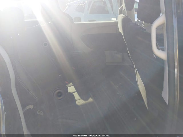 2023 CHRYSLER VOYAGER 2C4RC1CG7PR530107 Photo 7