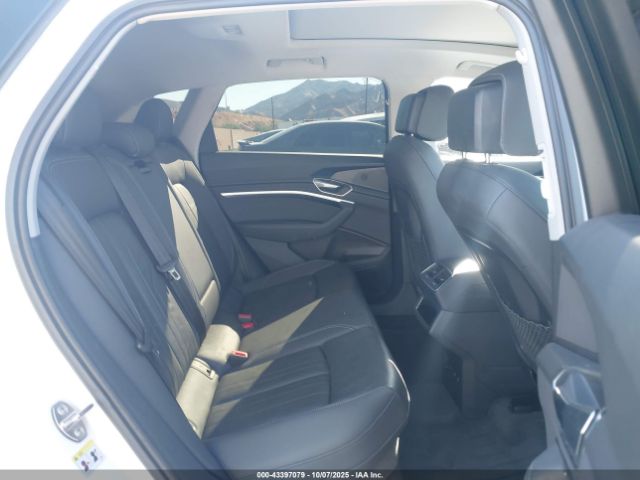 2021 AUDI E-TRON WA1AAAGE4MB022810 Photo 7