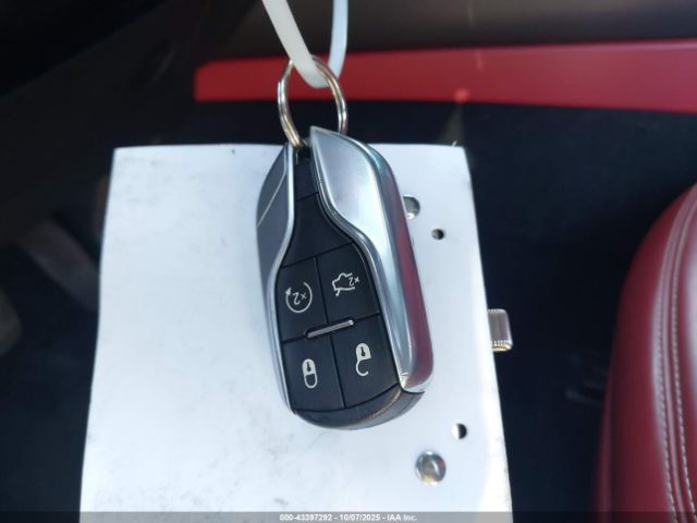 2017 MASERATI LEVANTE ZN661XUL3HX257868 Photo 10