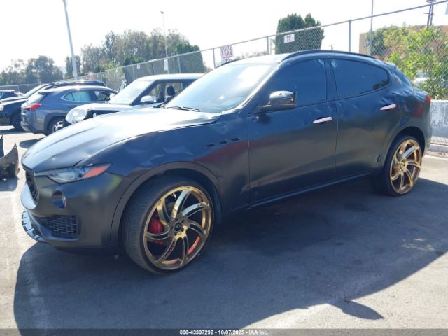 2017 MASERATI LEVANTE ZN661XUL3HX257868 Photo 1