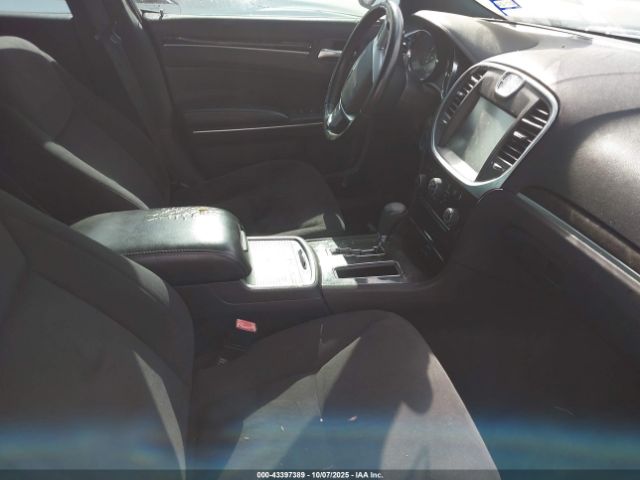 2011 CHRYSLER 300 2C3CA4CG8BH572723 Photo 4