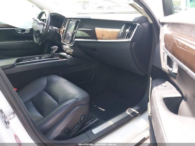2019 VOLVO S90 LVY102AK7KP081792 Photo 4