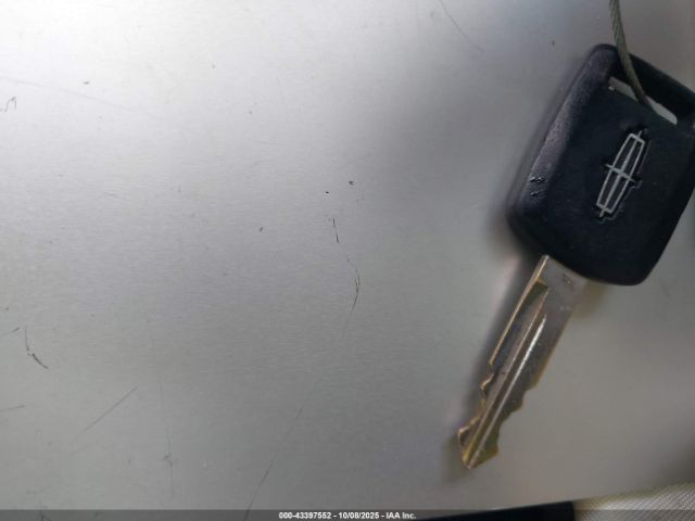 2004 LINCOLN TOWN CAR 1LNHM83W64Y618156 Photo 10