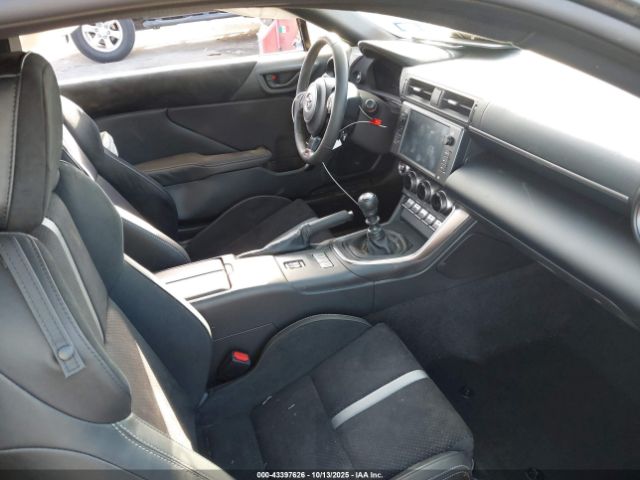 2025 TOYOTA GR86 JF1ZNBE13S9755296 Photo 4