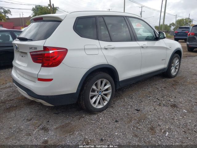 2016 BMW X3 5UXWX9C55G0D77839 Photo 3