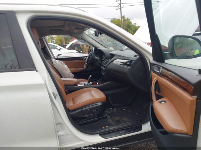 2016 BMW X3 5UXWX9C55G0D77839 Photo 4