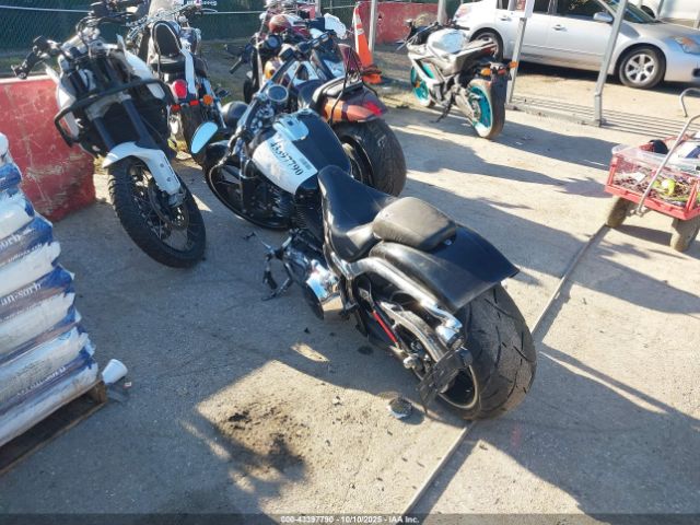 2013 HARLEY-DAVIDSON FXSB 1HD1BFV20DB043516 Photo 2