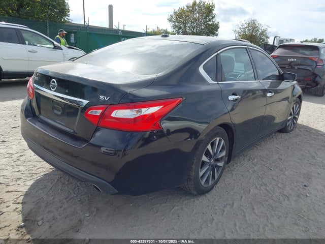 1N4AL3AP6HC291158 Nissan 2017