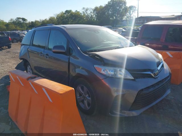2019 TOYOTA SIENNA 5TDKZ3DC8KS015527