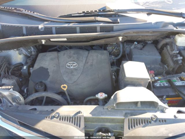 2019 TOYOTA SIENNA 5TDKZ3DC8KS015527 Photo 9