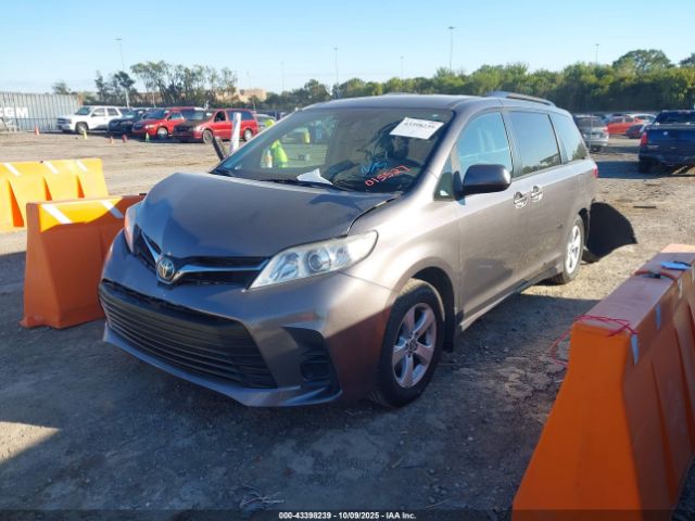 2019 TOYOTA SIENNA 5TDKZ3DC8KS015527 Photo 1