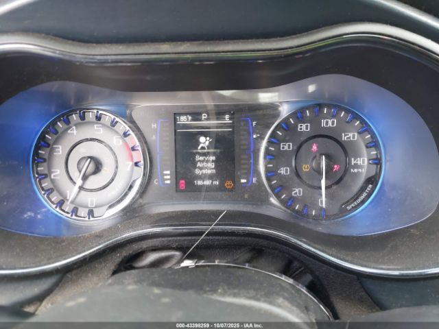 2015 CHRYSLER 200 1C3CCCBB6FN584960 Photo 6