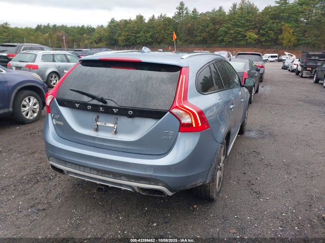 43398482 :رقم المزاد ، YV440MWK6H1035033 vin ، 2017 Volvo V60 Cross Country T5 مزاد بيع