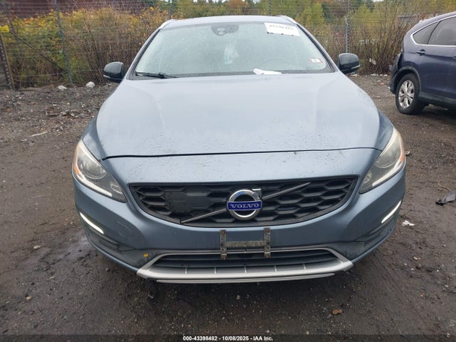 43398482 :رقم المزاد ، YV440MWK6H1035033 vin ، 2017 Volvo V60 Cross Country T5 مزاد بيع