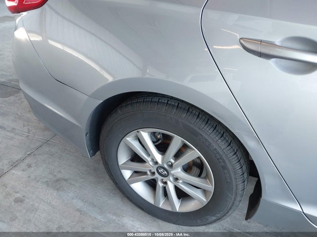 Hyundai 2017 2017 5NPE24AF2HH562927 Image 19