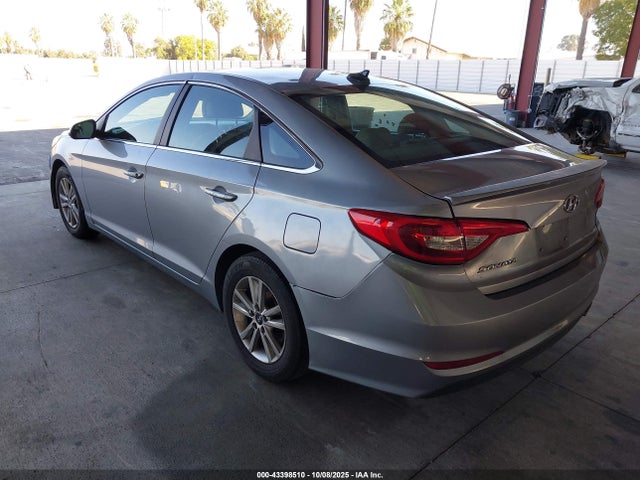 Hyundai 2017 2017 5NPE24AF2HH562927 Image 3