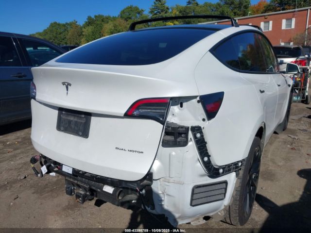 2021 TESLA MODEL Y 5YJYGDEE5MF233096 Photo 3