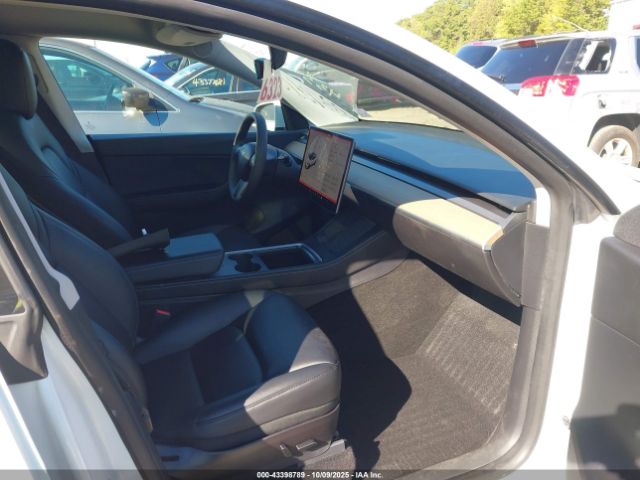 2021 TESLA MODEL Y 5YJYGDEE5MF233096 Photo 4