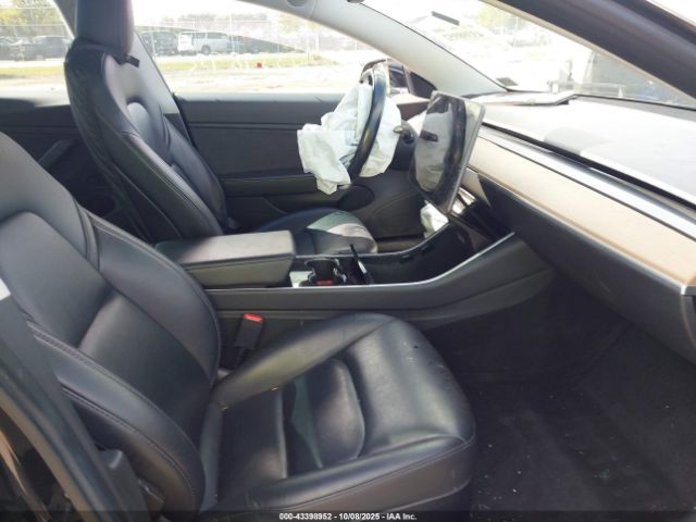2018 TESLA MODEL 3 5YJ3E1EB9JF151176 Photo 4