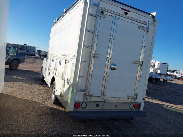 GMC l96 - flexible fuel engine, iron 2018 1GD07RFG9J1235170 Image 3