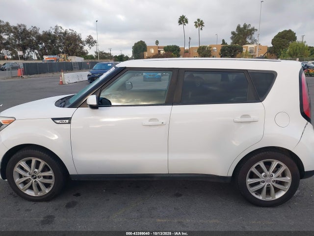 Продаж на аукціоні авто 2017 Kia Soul +, vin: KNDJP3A53H7464415, номер лоту: 43399040
