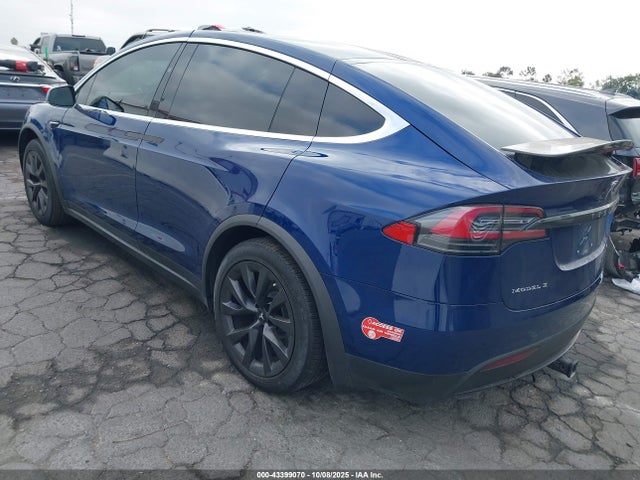 2017 TESLA MODEL X 5YJXCAE27HF079573 Photo 2