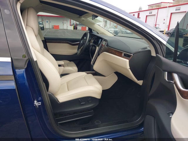 2017 TESLA MODEL X 5YJXCAE27HF079573 Photo 4