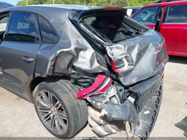 2015 PORSCHE MACAN WP1AB2A50FLB60177 Photo 5