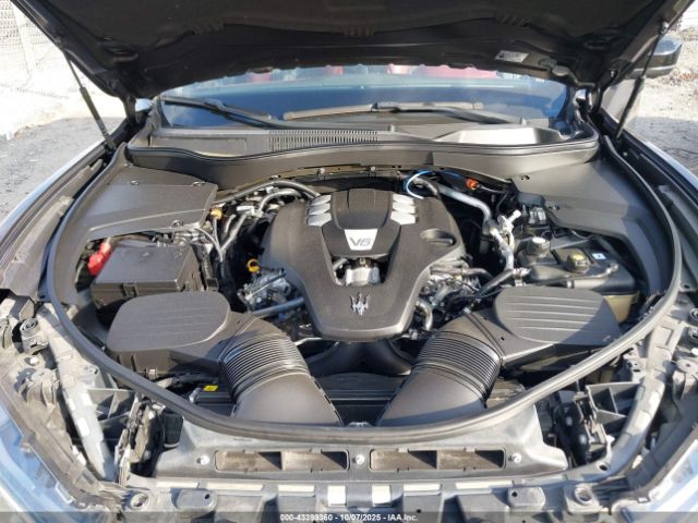 2022 MASERATI LEVANTE ZN661XUA1NX393801 Photo 9