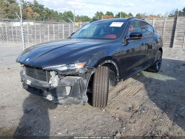 2022 MASERATI LEVANTE ZN661XUA1NX393801 Photo 1