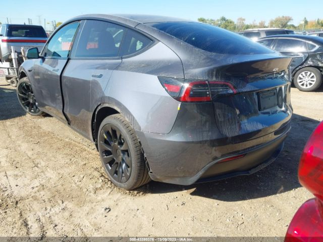 2023 TESLA MODEL Y 7SAYGAEE3PF807541 Photo 2