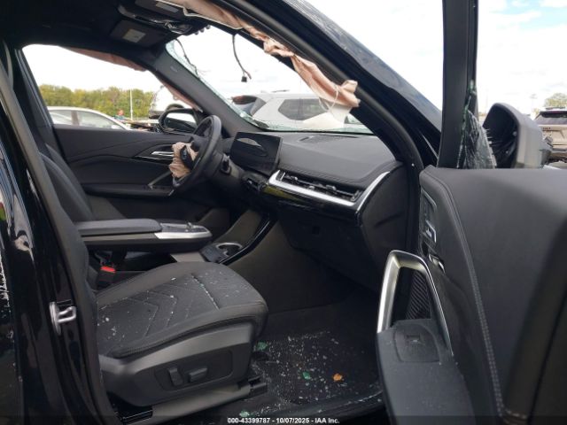 2024 BMW X1 WBX73EF07R5Y42167 Photo 4