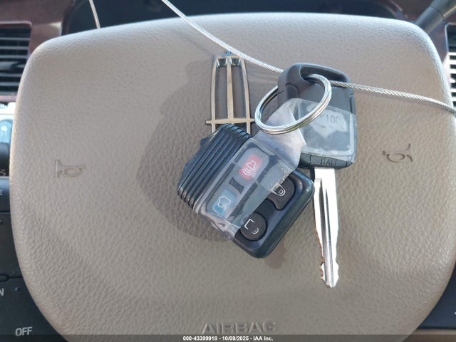 2009 LINCOLN TOWN CAR 2LNHM82V19X601474 Photo 10