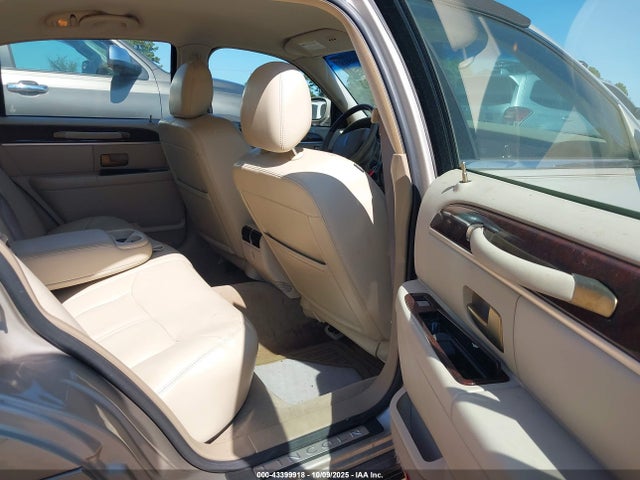 2009 LINCOLN TOWN CAR 2LNHM82V19X601474 Photo 7