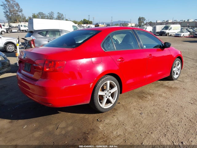 3VW2K7AJ1EM237147 Volkswagen 2014