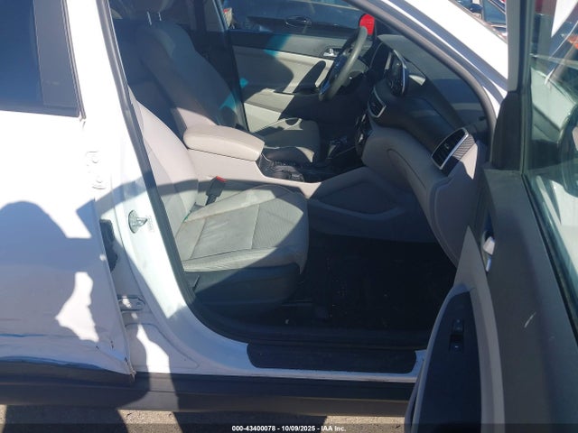 KM8J3CA42KU005738 Hyundai Tucson Value