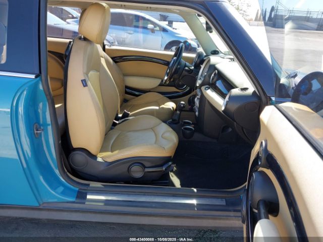 2010 MINI COOPER WMWMF3C53ATZ24647 Photo 4