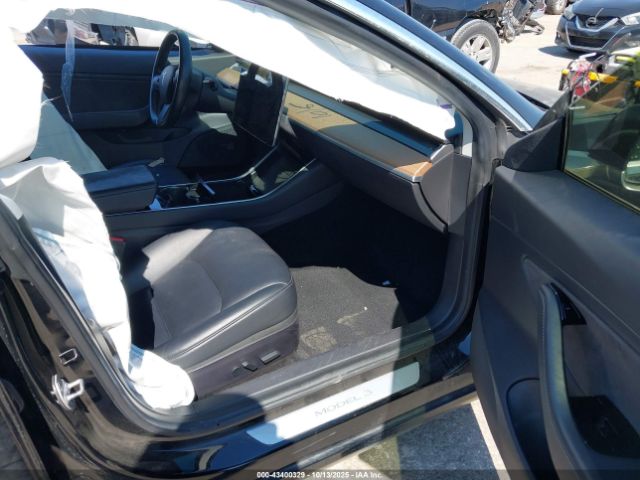 2019 TESLA MODEL 3 5YJ3E1EA2KF395261 Photo 4
