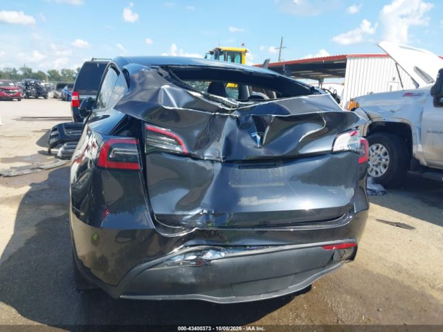 2024 TESLA MODEL Y 7SAYGDED8RF197535 Photo 5