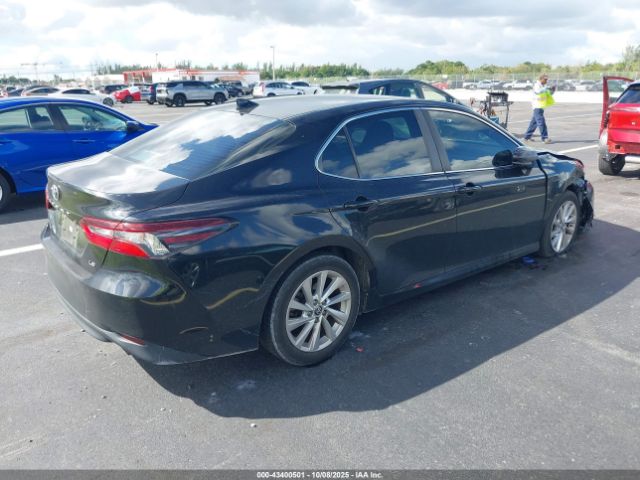 2021 TOYOTA CAMRY 4T1C11AKXMU412582 Photo 3