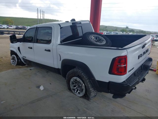 2025 RAM 1500 1C6SRFUP8SN632489 Photo 2