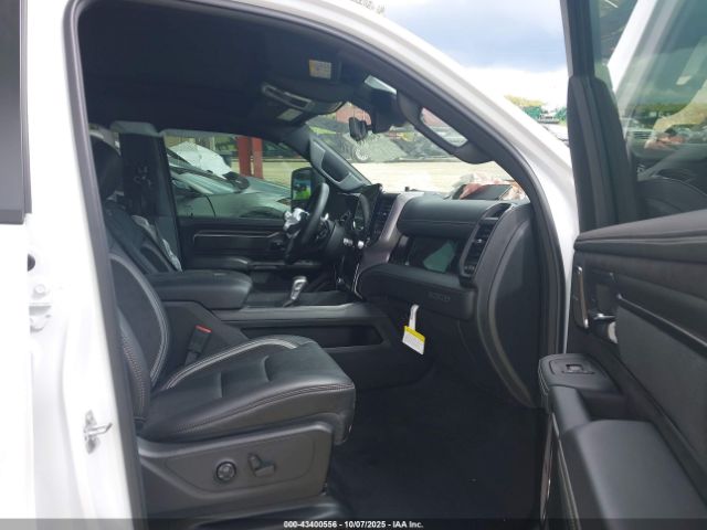 2025 RAM 1500 1C6SRFUP8SN632489 Photo 4