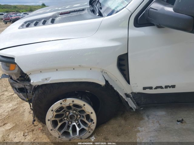 2025 RAM 1500 1C6SRFUP8SN632489 Photo 5