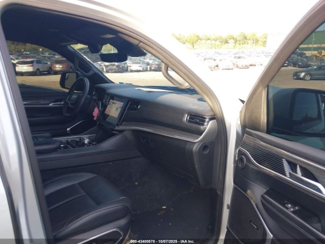 2022 JEEP WAGONEER 1C4SJVDT4NS183048 Photo 4