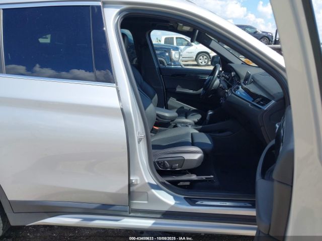 2018 BMW X1 WBXHT3C38J5L26332 Photo 4