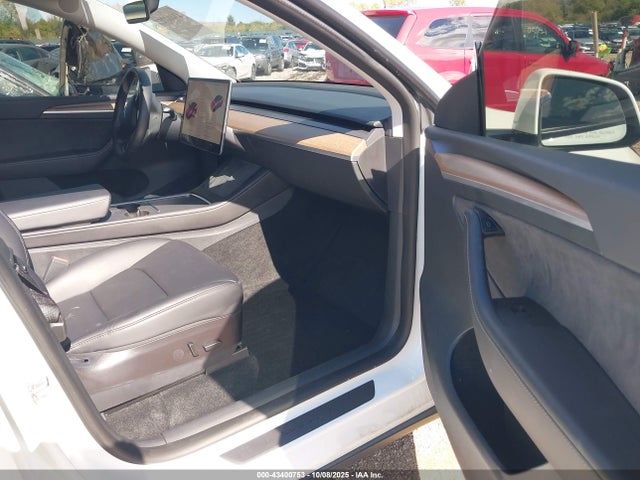 2022 TESLA MODEL Y 7SAYGDEF0NF574757 Photo 4
