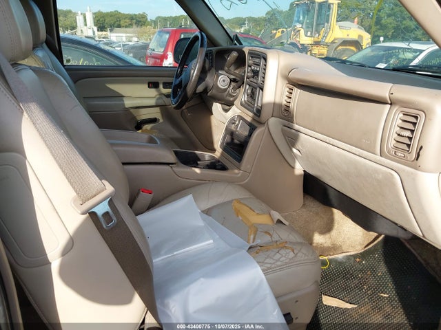 2003 CHEVROLET SUBURBAN 1500 1GNFK16Z03J117549 Photo 4