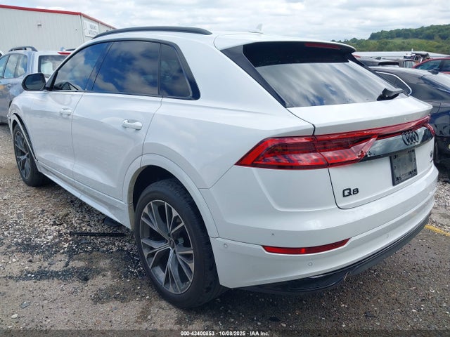 2022 AUDI Q8 WA1AVBF12ND033710 Photo 2