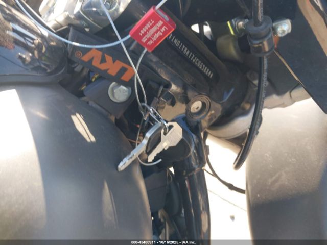 2018 HARLEY-DAVIDSON FLHCS 1HD1YBK17JC063884 Photo 10