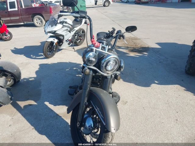 2018 HARLEY-DAVIDSON FLHCS 1HD1YBK17JC063884 Photo 4